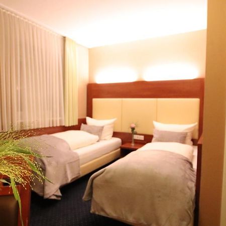Hotel Wahlster ザールブリュッケン エクステリア 写真
