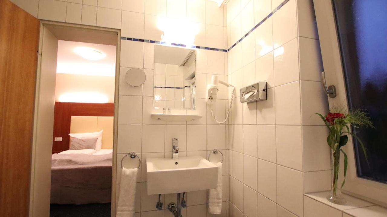 Hotel Wahlster ザールブリュッケン エクステリア 写真
