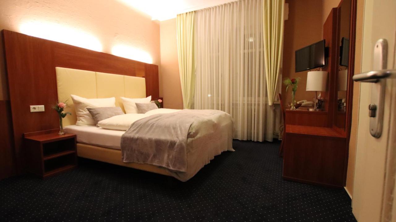 Hotel Wahlster ザールブリュッケン エクステリア 写真
